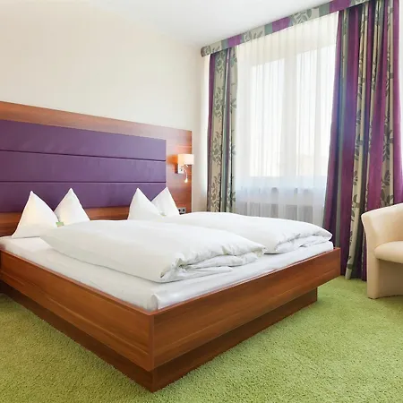 Western Hotel 3*