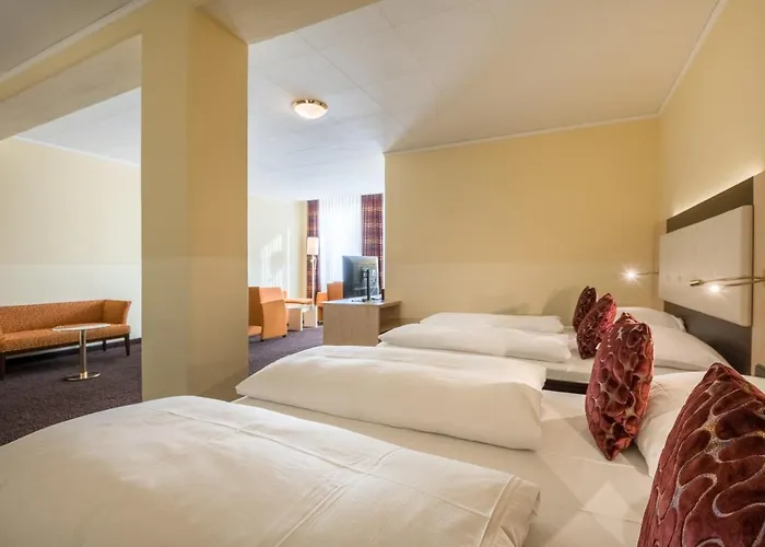 Готель Western