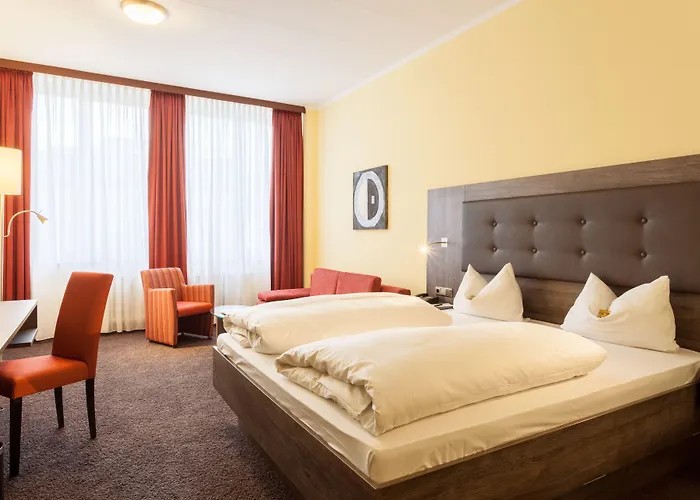 Готель Western