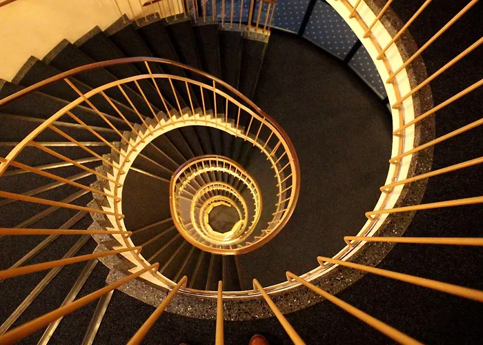 Готель Western