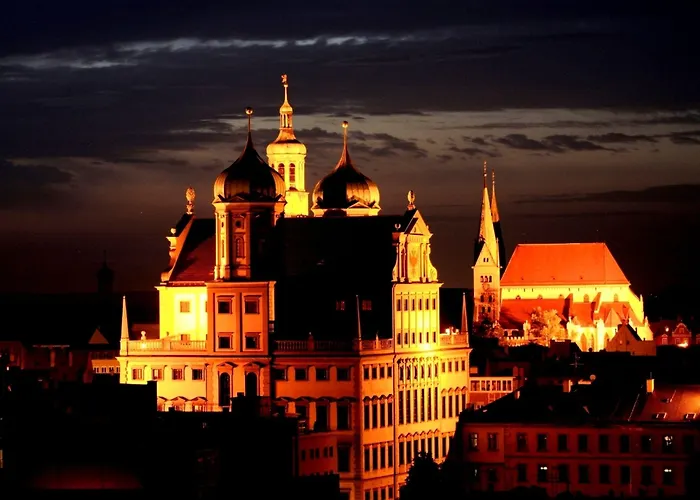 Готель Western