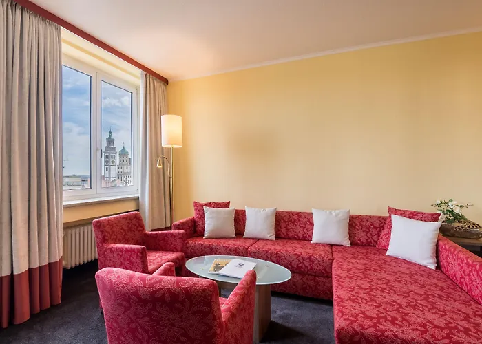 Готель Western